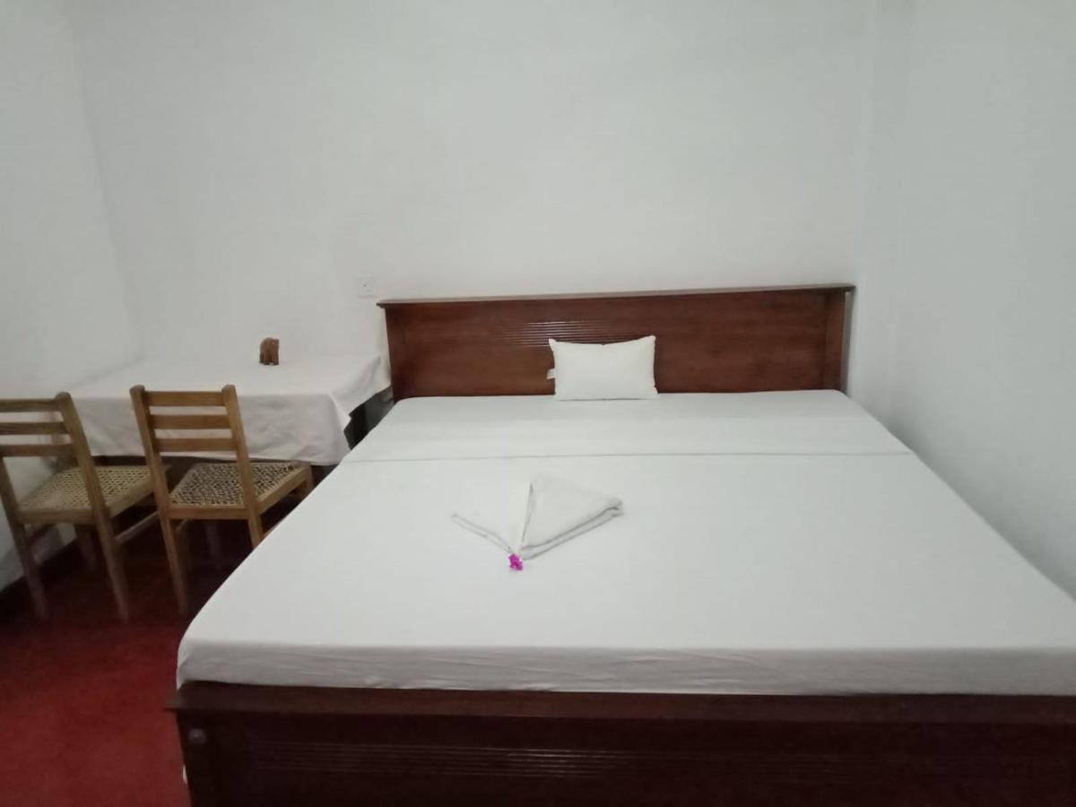 Hotel Yelona ケーガッラ エクステリア 写真